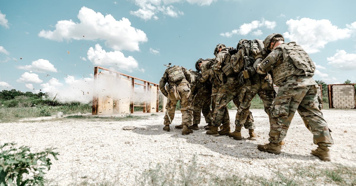 иллюстрация на тему "Стоит ли использовать скрипты?"