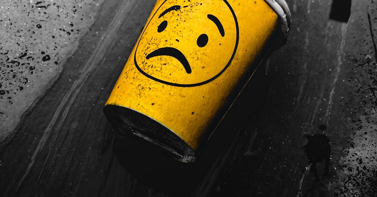 иллюстрация на тему "Вода загрязненная тяжелыми металлами"