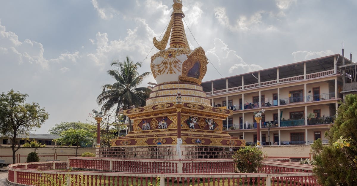 иллюстрация на тему "Как не ошибиться при покупке недвижимости?"