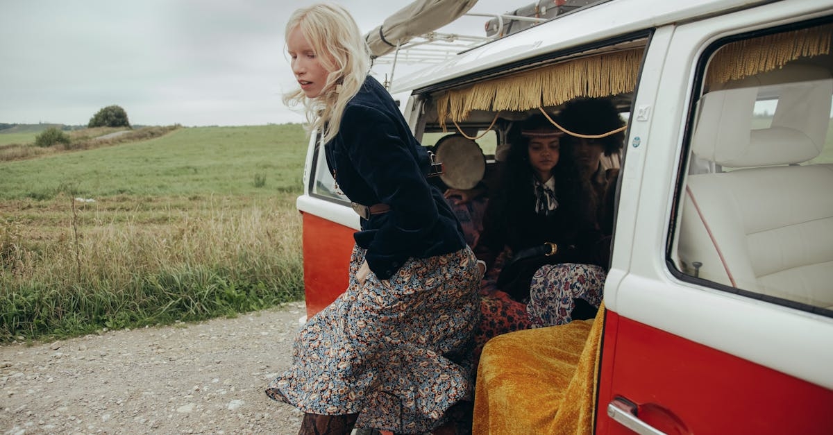 иллюстрация на тему "Альтернативная и классическая медицина"