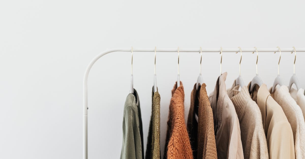 иллюстрация на тему "Женская одежда"