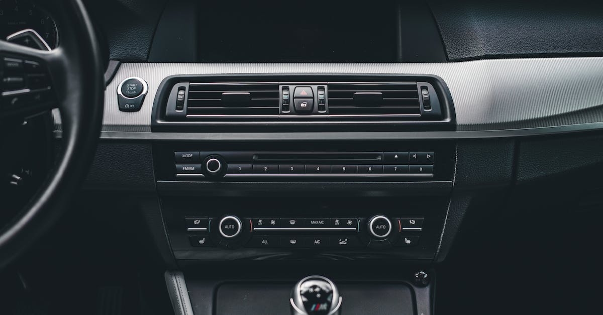 иллюстрация на тему "Кондиционер нуждается в уходе"