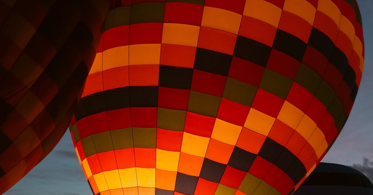 иллюстрация на тему "Начало весны - время садить петунии"